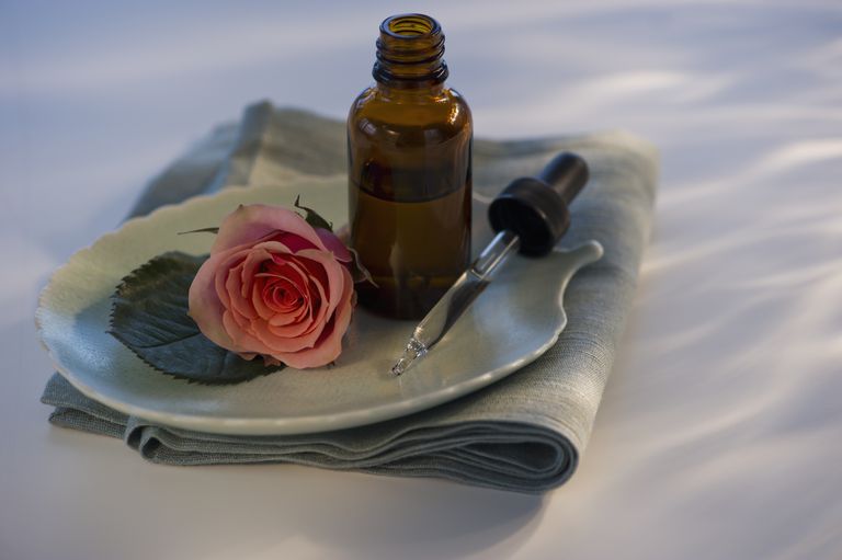 æteriske olier, aromaterapi massage, æterisk olie, alternativ medicin, Rose olie