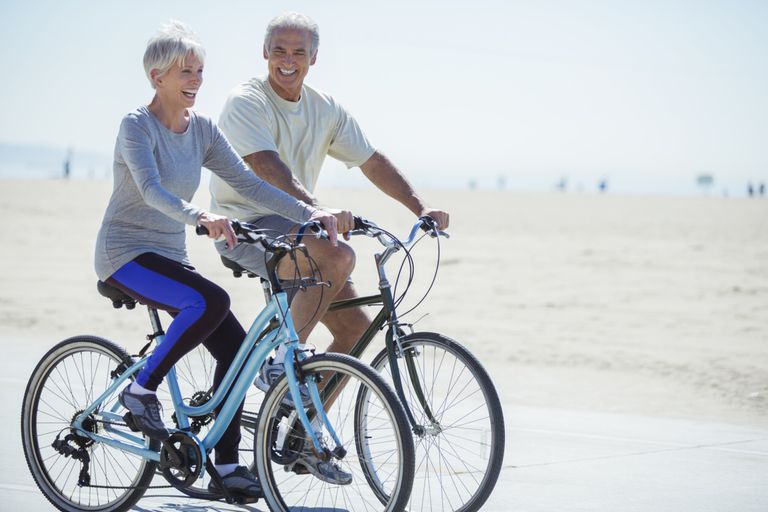 total knæudskiftning, rundt cyklen, stationær cykel, være sikker, cykel uger