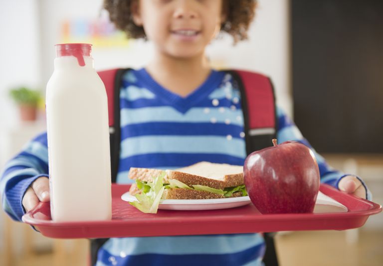 skole måltider, ville forbruge, bagged frokost, forbruge grøntsager, øget sandsynlighed
