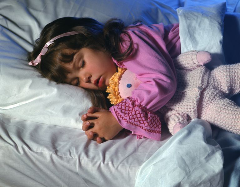søvnløshed børn, falde søvn, falder søvn, være nyttigt, ældre børn, deres barns