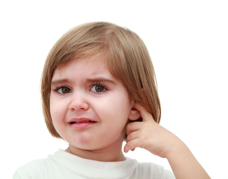 denne tilstand, Fluid øret, forårsager ørepine, især børn, Nogle gange, Nogle mennesker